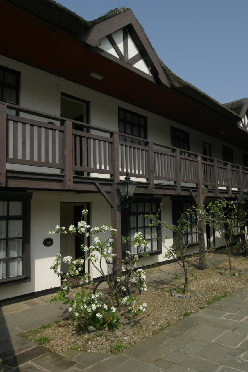Guy'S Thatched Hamlet 바톤 외부 사진